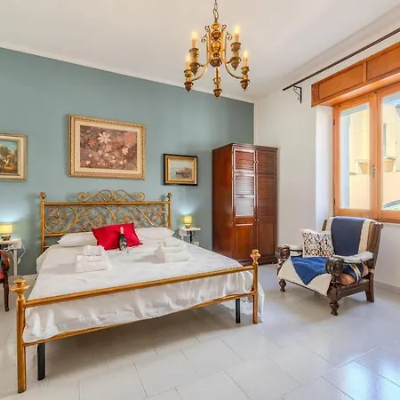 Rosa Di Gio - The Charm Of Another Era Apartment
